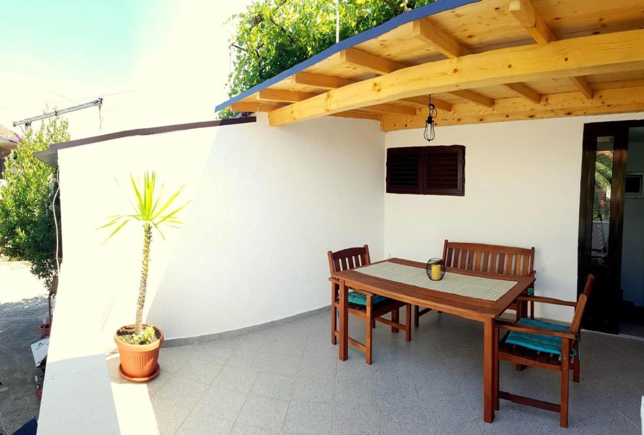 Apartmani Tina Елса Экстерьер фото